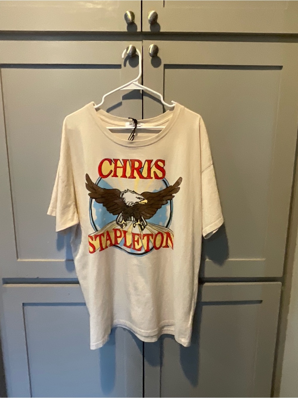 Daydreamer Chris Stapleton cream Tee with Eagle Graphic - Picture 2 of 3